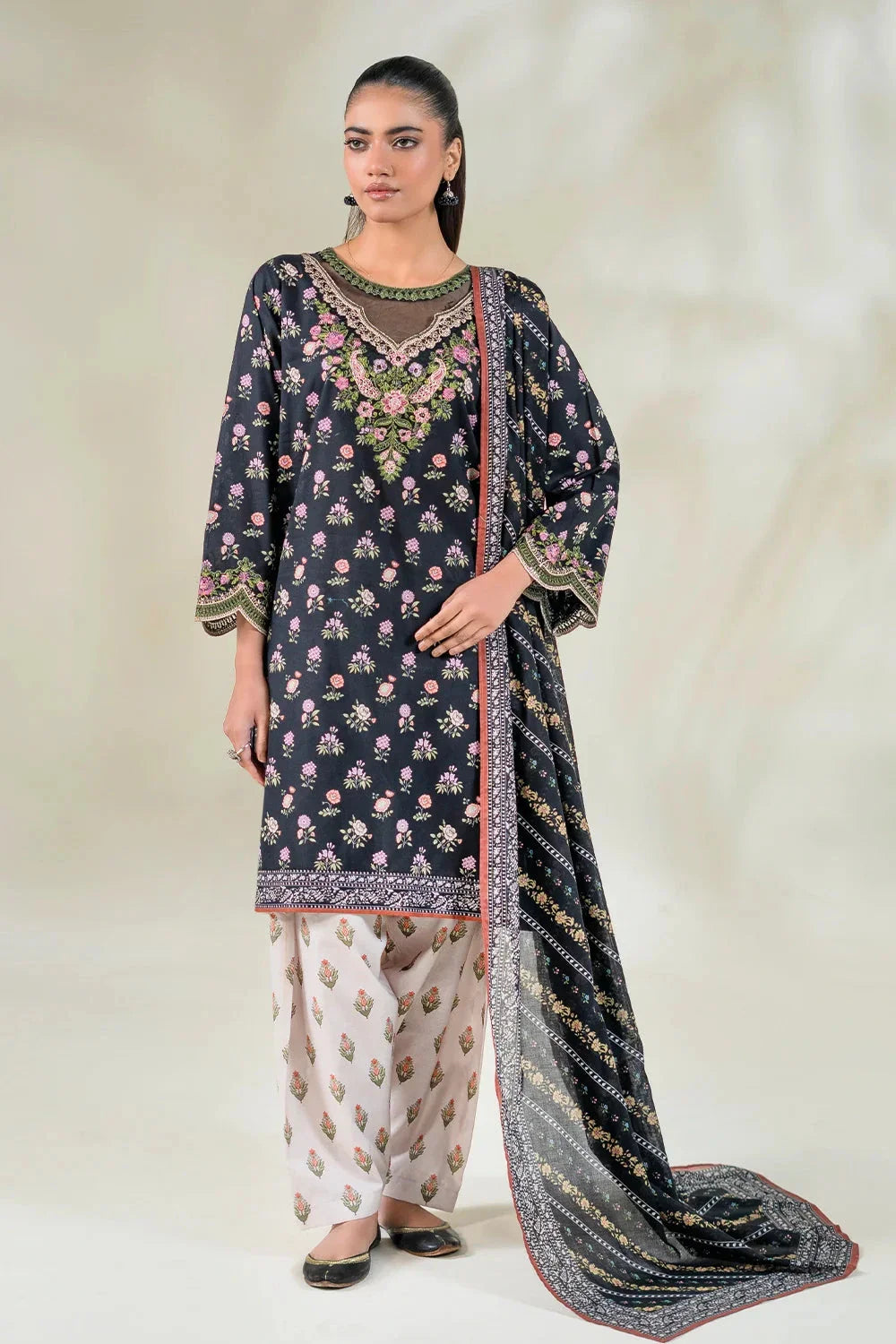 3 Piece - Embroidered Lawn Suit